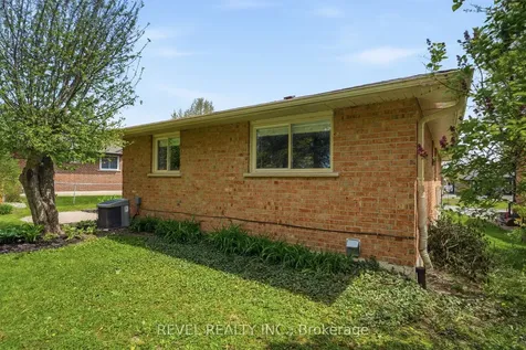 39 Anstead Crescent Ajax ON L1S 3X4