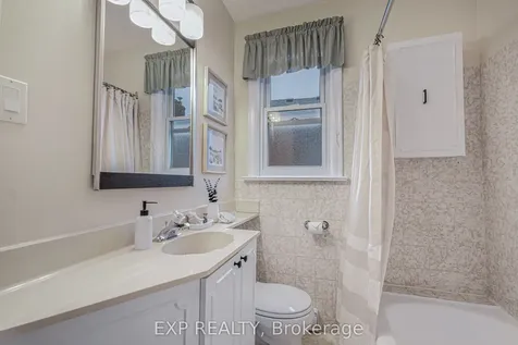 56 Gladstone Avenue Oshawa ON L1J 4E5