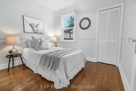 56 Gladstone Avenue Oshawa ON L1J 4E5