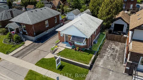 56 Gladstone Avenue Oshawa ON L1J 4E5