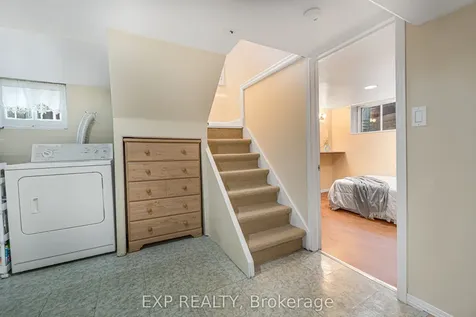 56 Gladstone Avenue Oshawa ON L1J 4E5