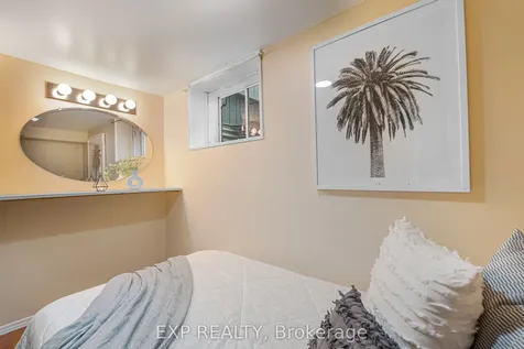 56 Gladstone Avenue Oshawa ON L1J 4E5