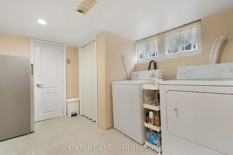 56 Gladstone Avenue Oshawa ON L1J 4E5