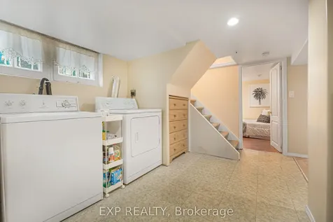 56 Gladstone Avenue Oshawa ON L1J 4E5