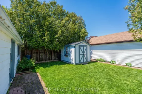56 Gladstone Avenue Oshawa ON L1J 4E5