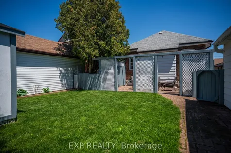 56 Gladstone Avenue Oshawa ON L1J 4E5