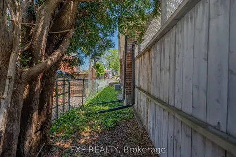56 Gladstone Avenue Oshawa ON L1J 4E5