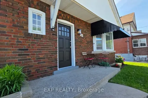 56 Gladstone Avenue Oshawa ON L1J 4E5