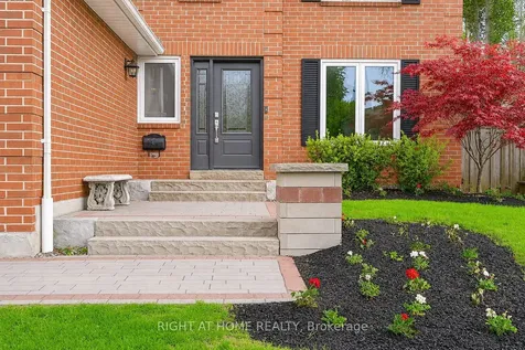 527 Beech Street E Whitby ON L1N 7R1