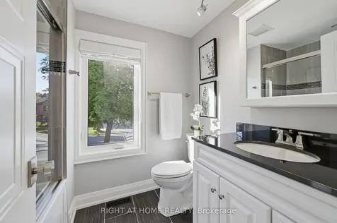 527 Beech Street E Whitby ON L1N 7R1