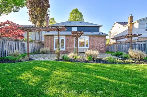 527 Beech Street E Whitby ON L1N 7R1