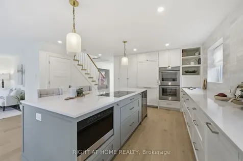 527 Beech Street E Whitby ON L1N 7R1