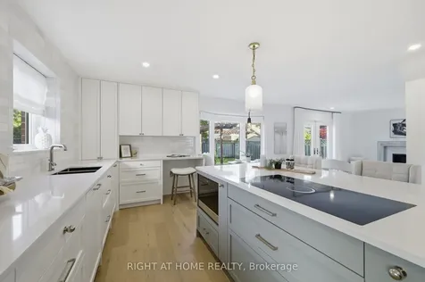 527 Beech Street E Whitby ON L1N 7R1