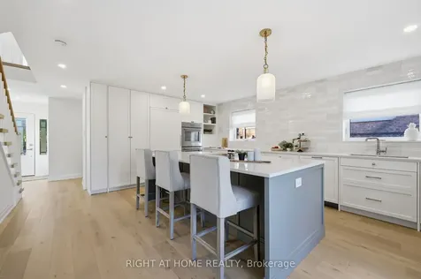 527 Beech Street E Whitby ON L1N 7R1