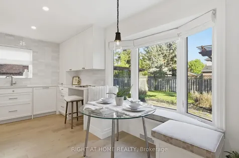 527 Beech Street E Whitby ON L1N 7R1