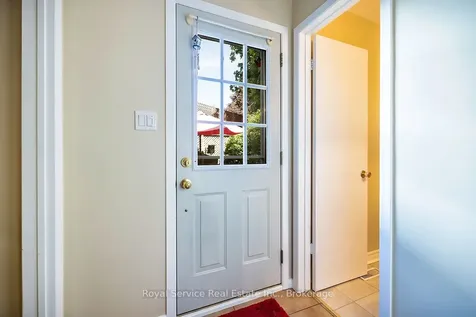 17 Gorsey Square Toronto ON M1B 1A6