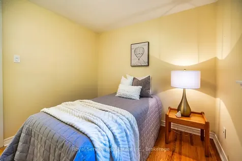 17 Gorsey Square Toronto ON M1B 1A6