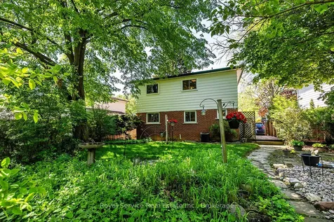 17 Gorsey Square Toronto ON M1B 1A6