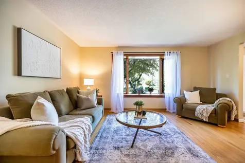 17 Gorsey Square Toronto ON M1B 1A6