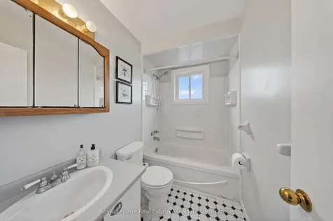 67 Beechnut Crescent Clarington ON L1E 1Y4