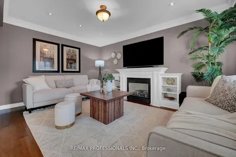 45 Resolute Crescent Whitby ON L1P 1G9