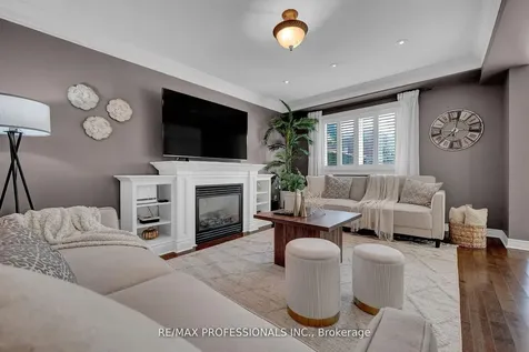 45 Resolute Crescent Whitby ON L1P 1G9