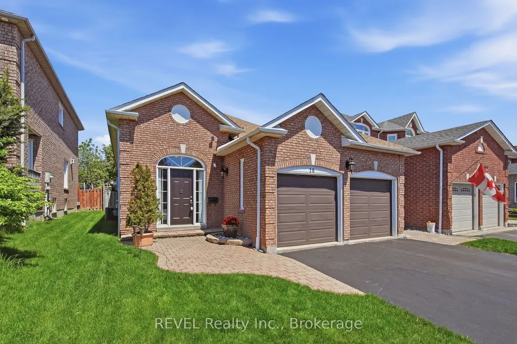 16 Parnell Crescent Whitby ON L1R 2L4