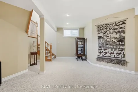16 Parnell Crescent Whitby ON L1R 2L4