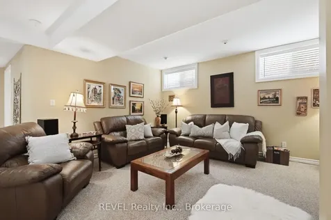 16 Parnell Crescent Whitby ON L1R 2L4
