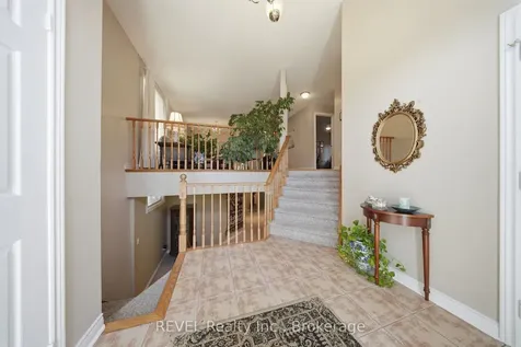 16 Parnell Crescent Whitby ON L1R 2L4