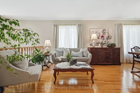16 Parnell Crescent Whitby ON L1R 2L4