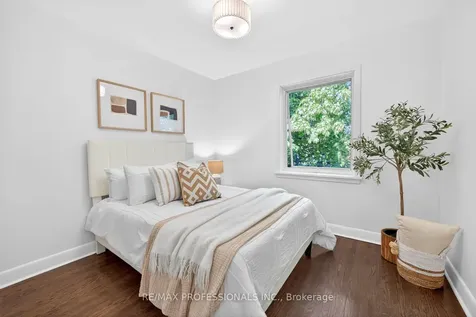 62 Marchington Circle Toronto ON M1R 3M7