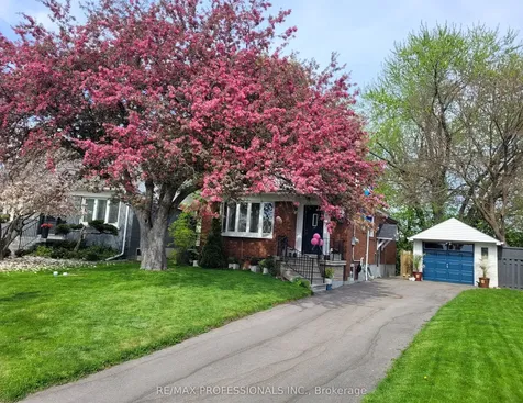 62 Marchington Circle Toronto ON M1R 3M7
