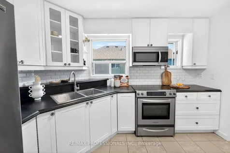 62 Marchington Circle Toronto ON M1R 3M7
