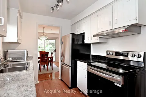 64 Bushmills Square Toronto ON M1V 1J4