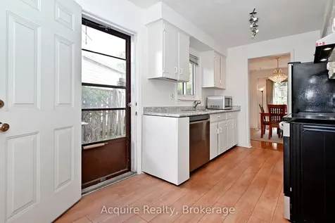 64 Bushmills Square Toronto ON M1V 1J4