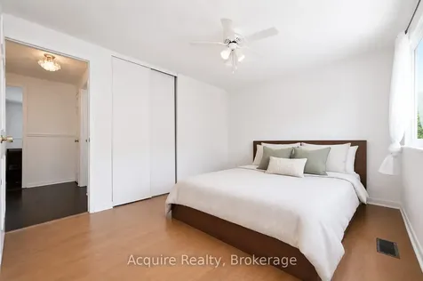 64 Bushmills Square Toronto ON M1V 1J4