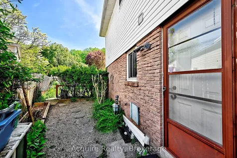 64 Bushmills Square Toronto ON M1V 1J4