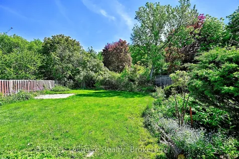 64 Bushmills Square Toronto ON M1V 1J4