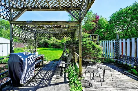 64 Bushmills Square Toronto ON M1V 1J4