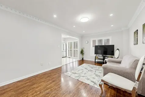 72 Boyd Crescent Ajax ON L1Z 1X7