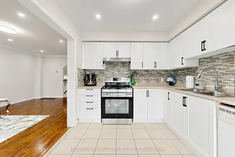 72 Boyd Crescent Ajax ON L1Z 1X7