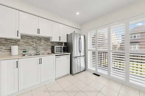 72 Boyd Crescent Ajax ON L1Z 1X7