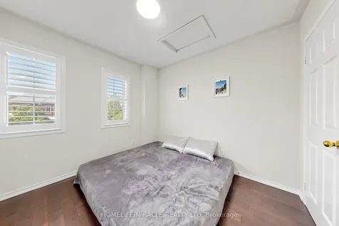 72 Boyd Crescent Ajax ON L1Z 1X7