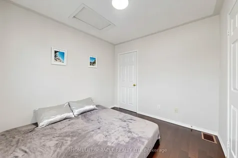 72 Boyd Crescent Ajax ON L1Z 1X7