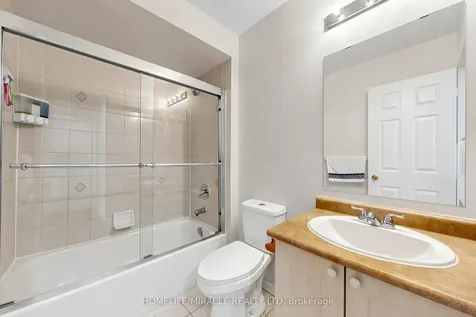 72 Boyd Crescent Ajax ON L1Z 1X7