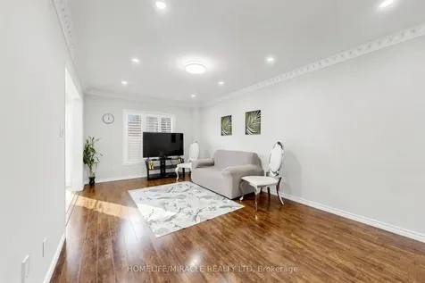 72 Boyd Crescent Ajax ON L1Z 1X7
