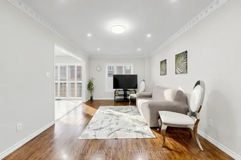 72 Boyd Crescent Ajax ON L1Z 1X7