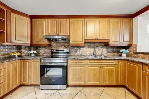 37 Treetops Court Toronto ON M1V 2B9