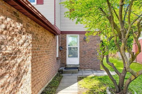 37 Treetops Court Toronto ON M1V 2B9